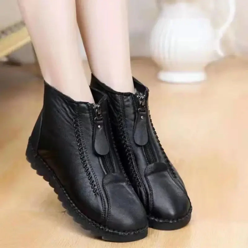 Elegant Leather Ankle Boots - Image 7